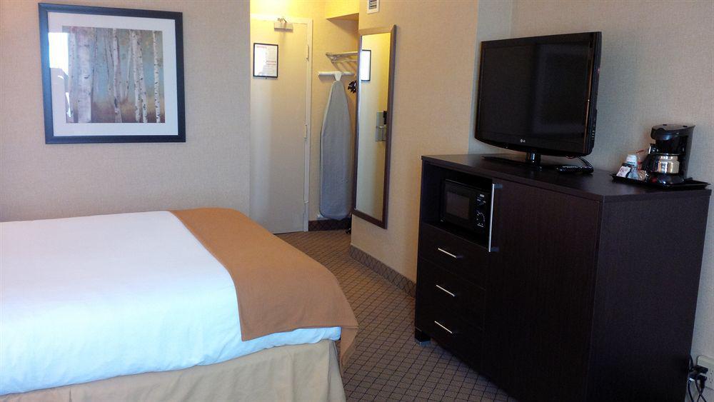 Holiday Inn Express Hamilton-Stoney Creek Exterior photo